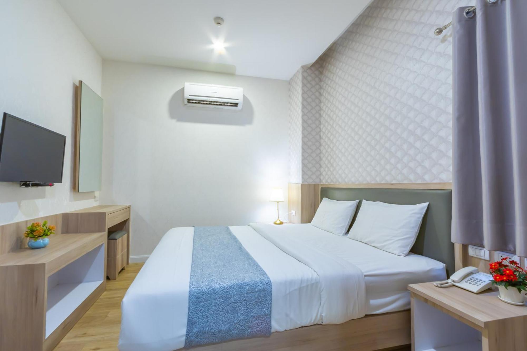 Leela Orchid Hotel Bangkok Bagian luar foto